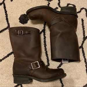Frye Veronica Short Boot - Brown